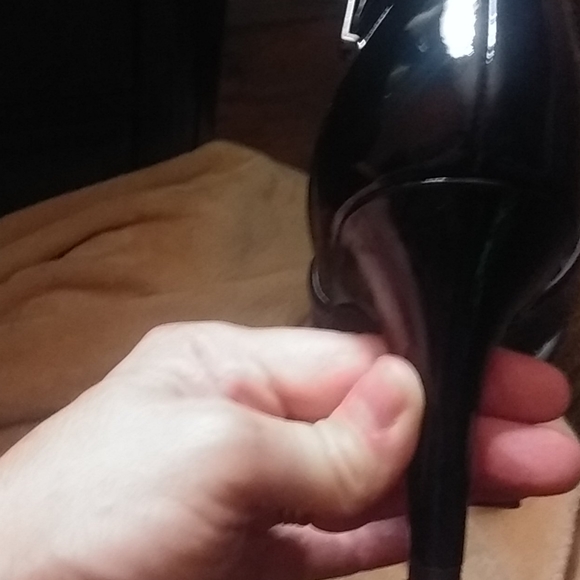 Black heels - Picture 4 of 6